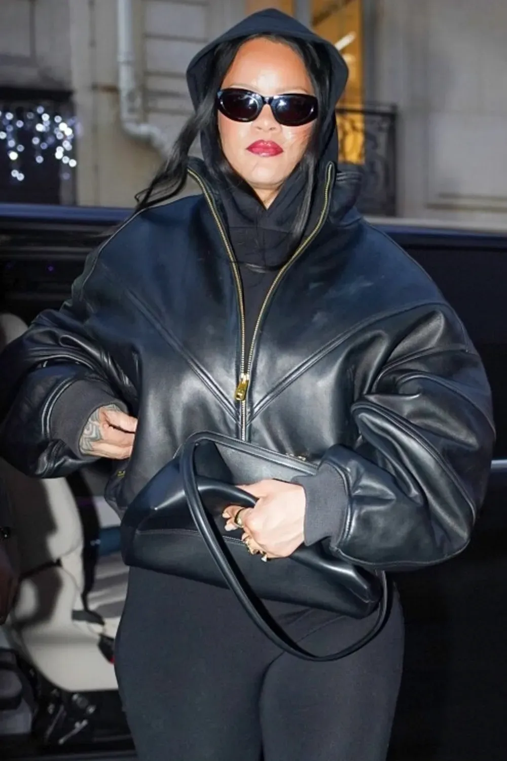 Rihanna-040626-3066bb02cdd8494f8f14e33a62a557fa.webp