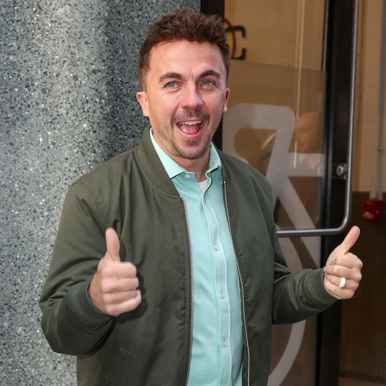 frankie-muniz-nyc-040726-5c43297b05994b8e89c92a5b1c25025e.webp