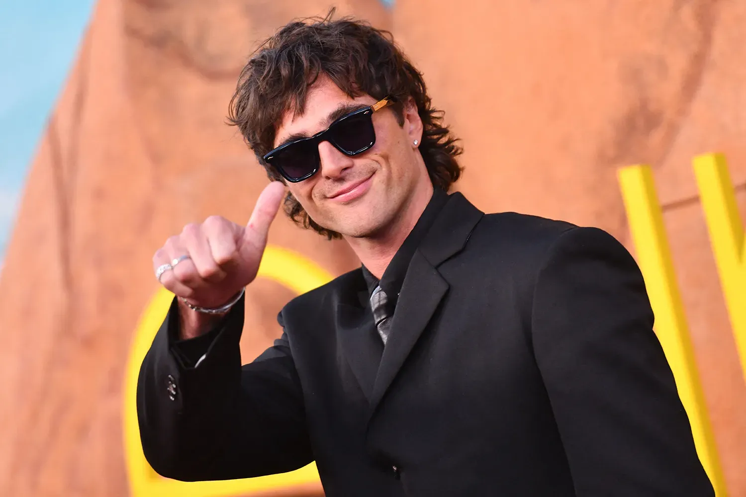 jacob-elordi-euphoria-premiere-hollywood-040826-ae092cb7794e452e84af556615b3bdd5.webp
