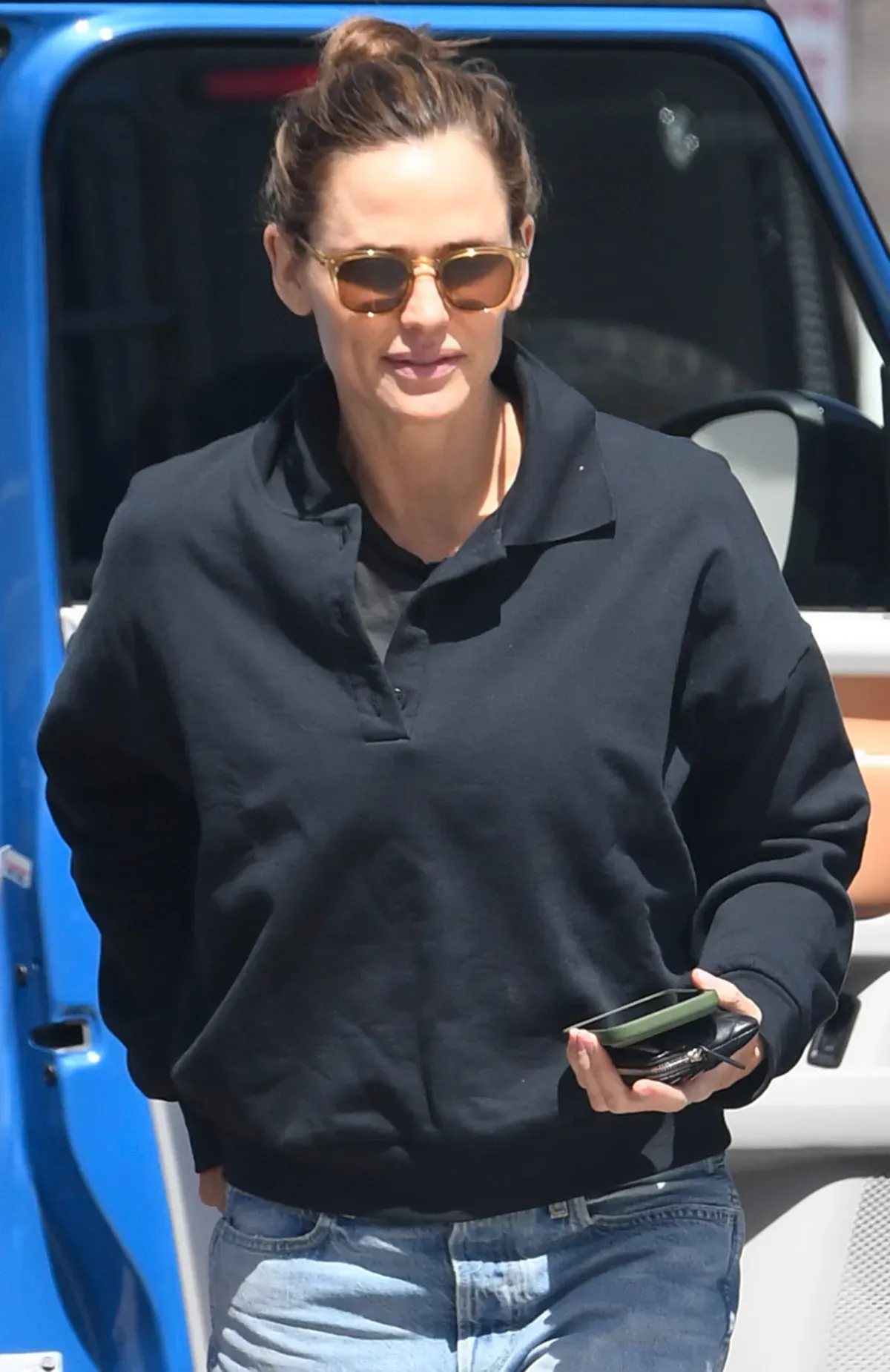 jennifer-garner-los-angeles-040726-73e22dabc0b94d38a24a381a0b354b18.webp