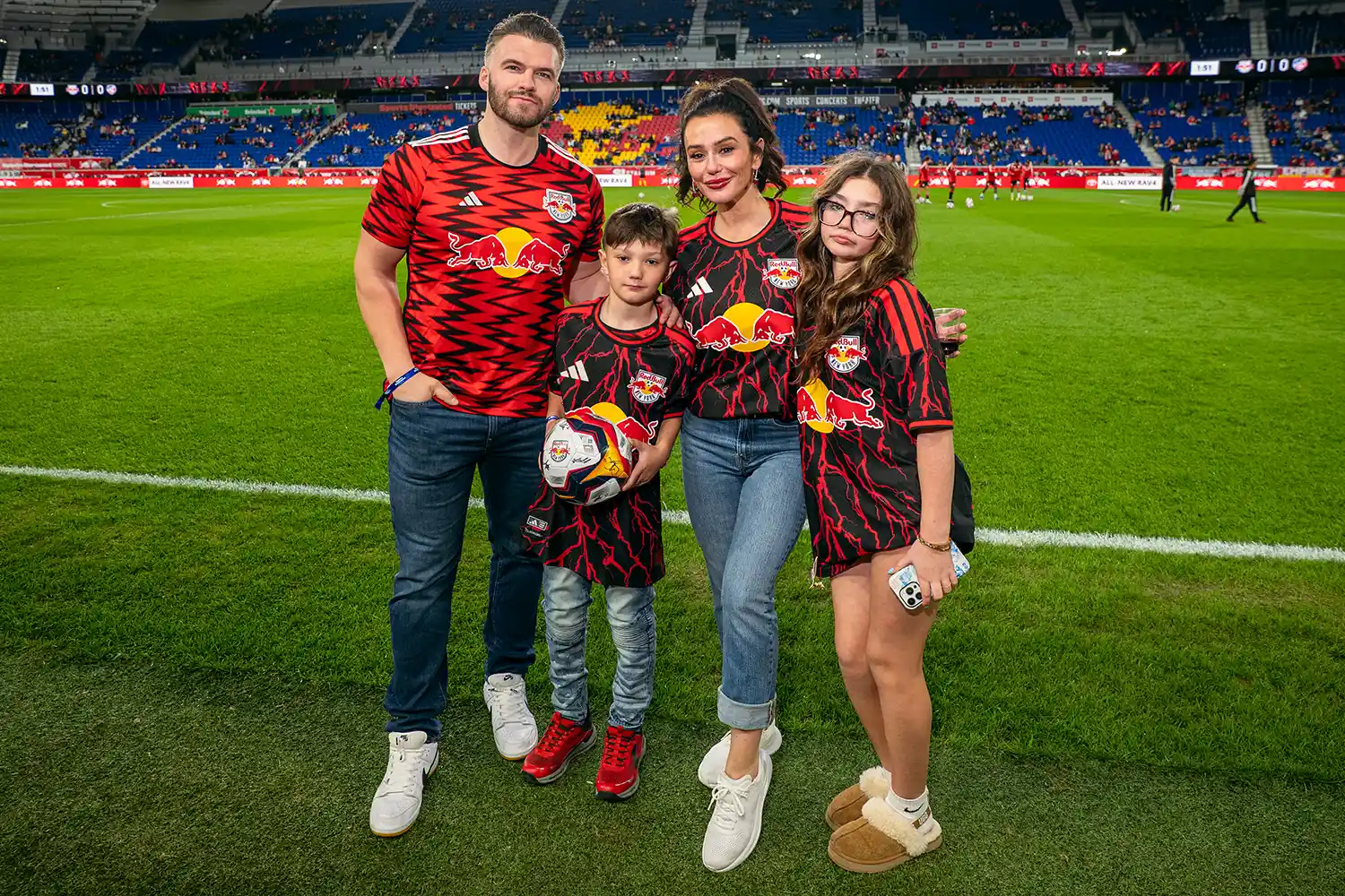 jwoww-greyson-valor-red-bull-match-new-york-040726-cd40f4a5f982464d961d399e66e91177.webp