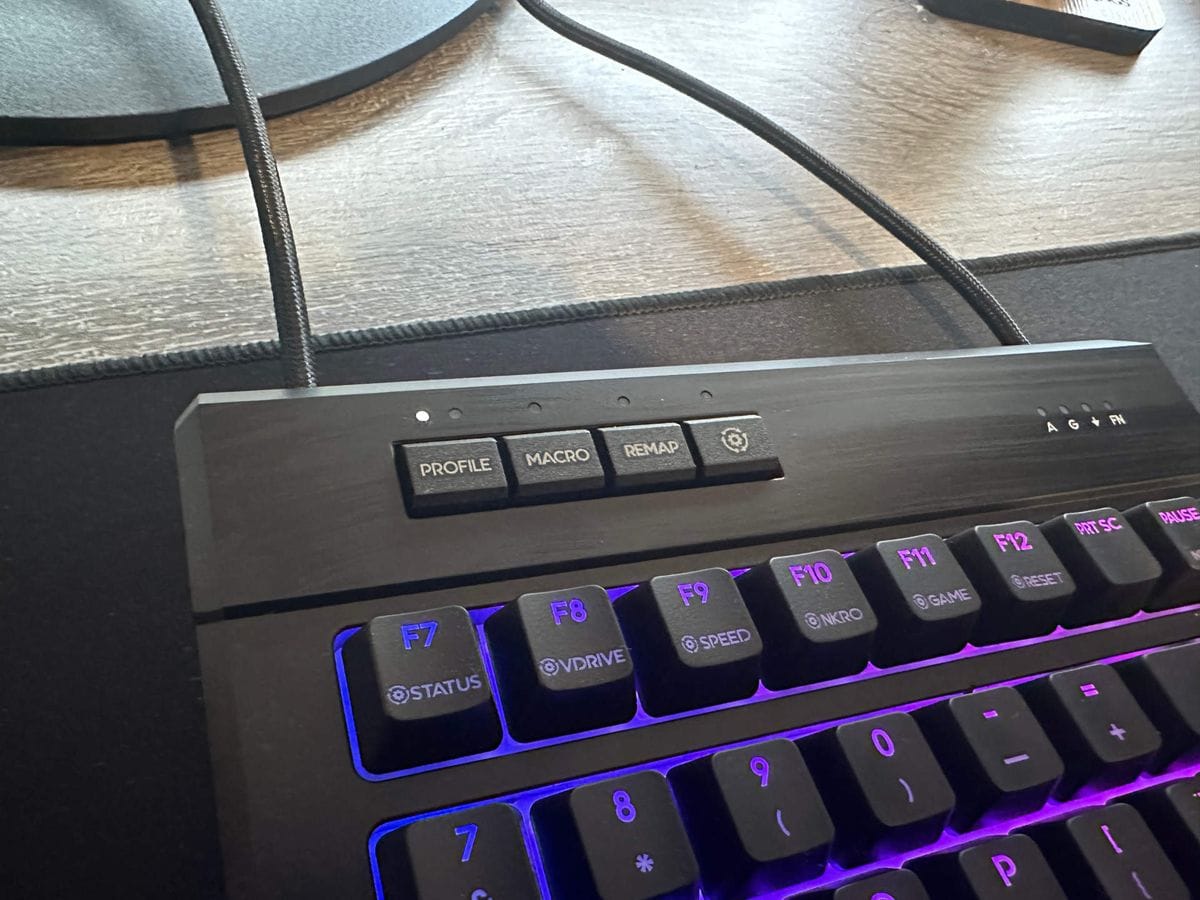 คีย์บอร์ดสรีระ Kinesis Gaming Freestyle Edge RGB