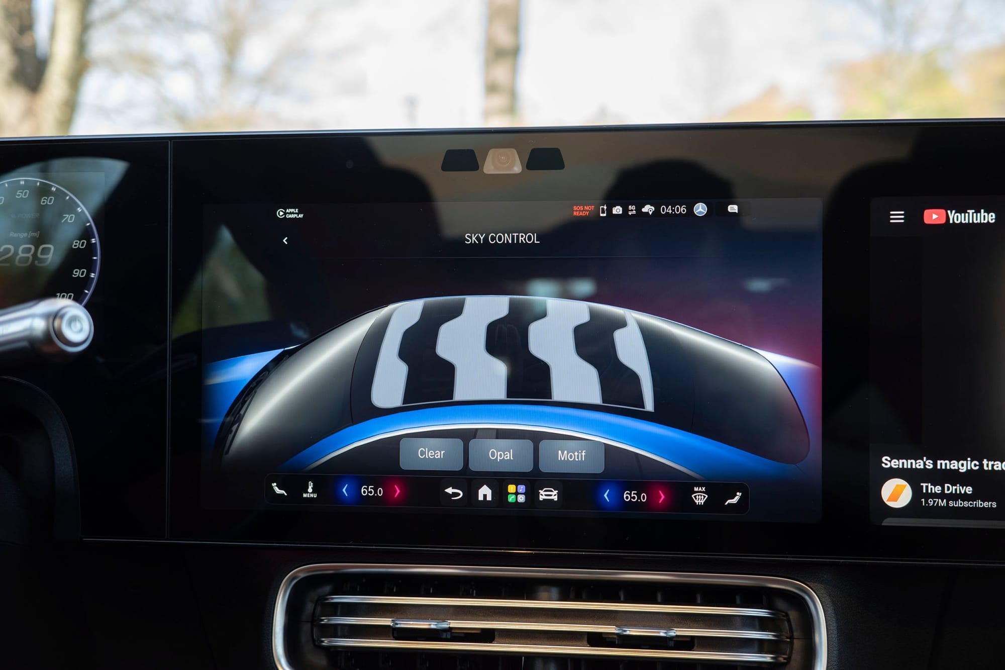 แผงหน้าปัดและชุดจอของ Mercedes-Benz CLA350 Electric