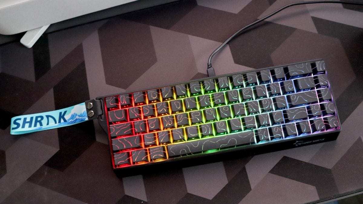 Gamakay x NaughShark NS68 บนโต๊ะ