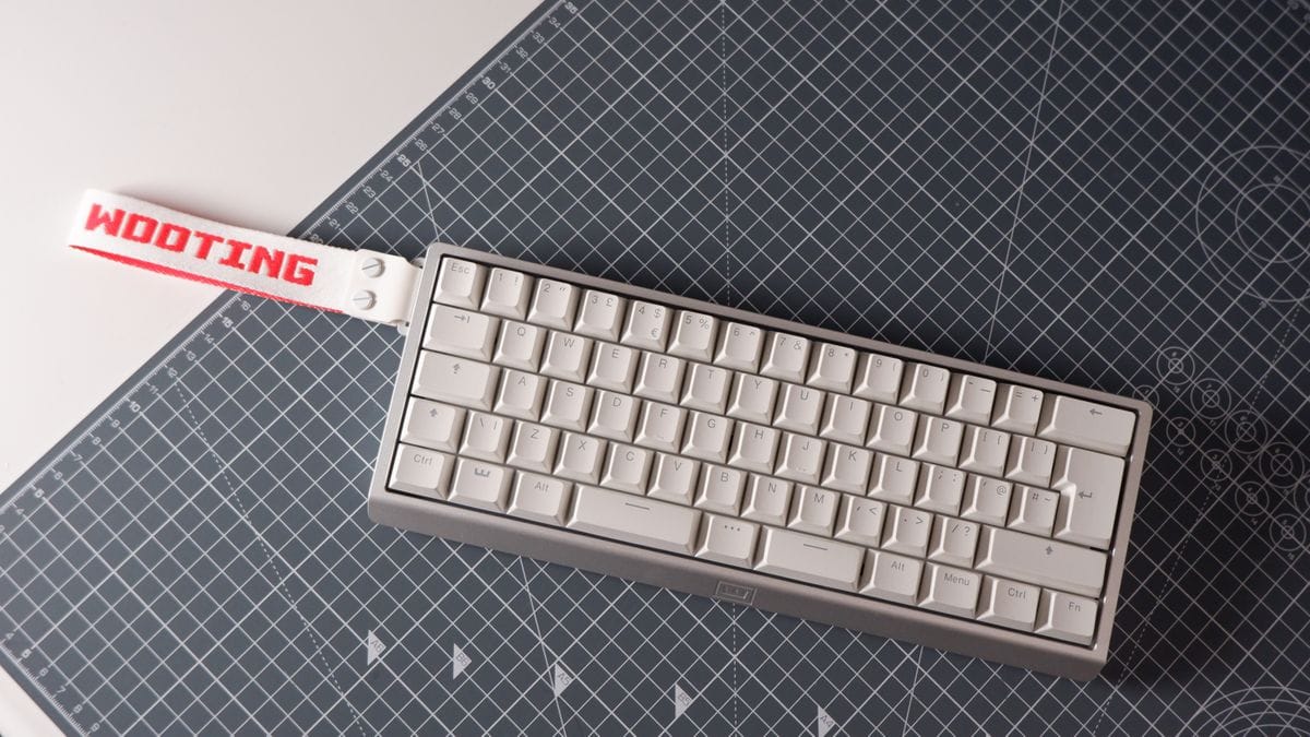 Wooting 60HE v2 ในหลายขั้นตอนของการประกอบ
