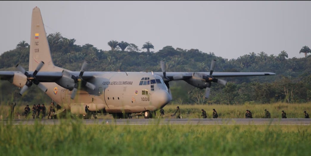 เครื่องบินทหารโคลอมเบียตก ผู้โดยสาร 114 นาย รอดชีวิตแล้วกว่าครึ่ง