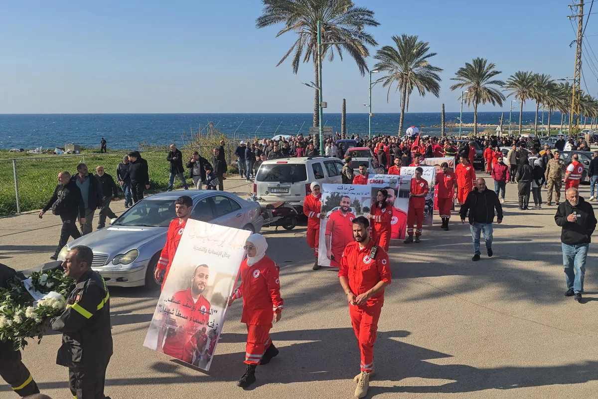 ในเลบานอน เจ้าหน้าที่กู้ชีพกว่า 50 คนถูกอิสราเอลสังหาร บางฝ่ายชี้ว่าเป็นการจงใจเล็งเป้า