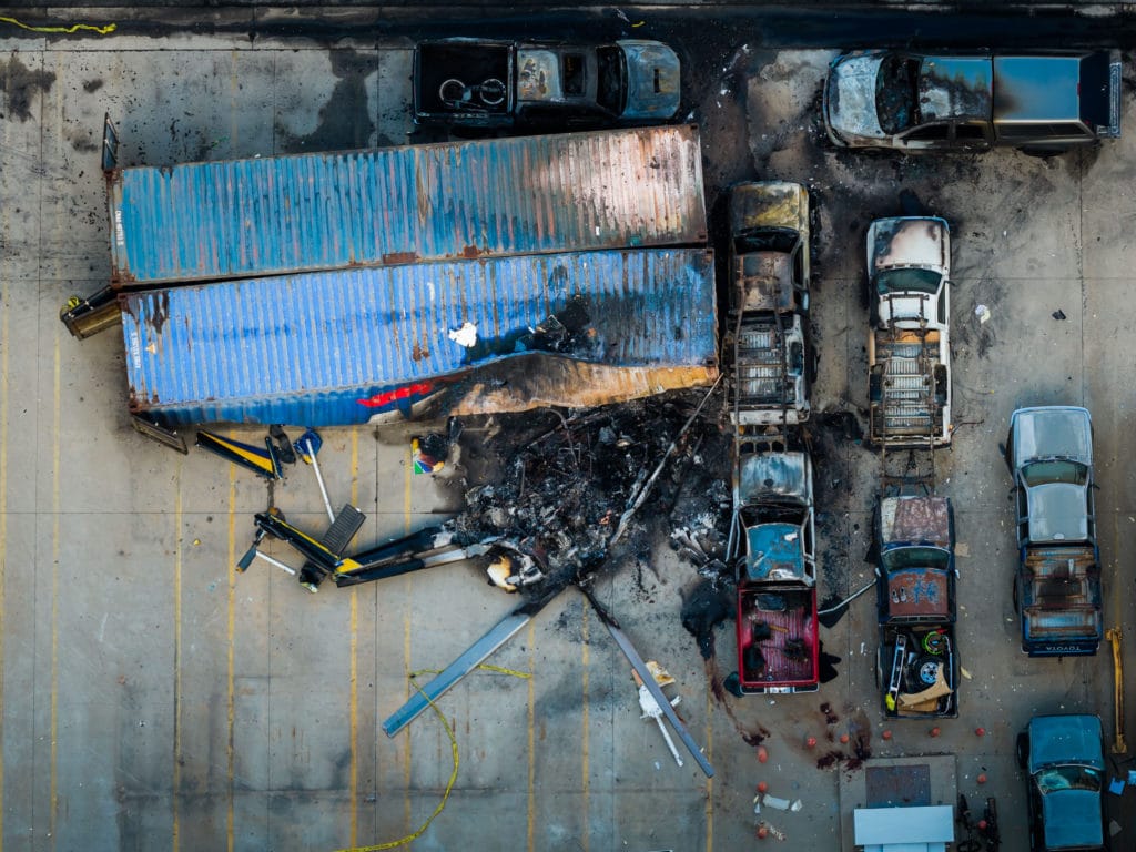 ภาพซากเฮลิคอปเตอร์ข่าวไหม้เกรียม หลังอุบัติเหตุร้ายแรงในแอลเอ