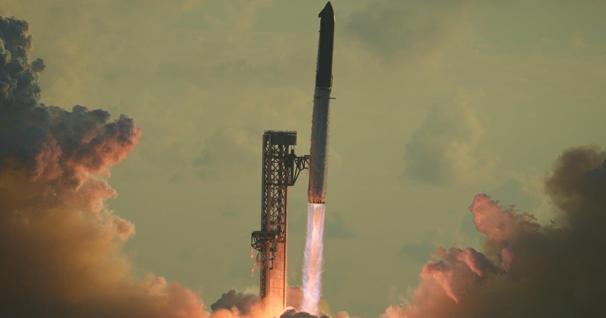 SpaceX ส่ง Starship ขึ้นวงโคจรสำเร็จครั้งแรก พร้อมปล่อยดาวเทียม Starlink 26 ดวง