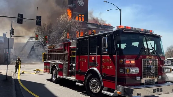 ไฟไหม้วอดศาลากลางเก่าแก่กว่า 130 ปี ในรัฐจอร์เจีย สหรัฐฯ โชคดีไร้ผู้เสียชีวิต