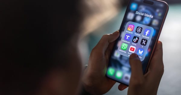 เมตาและยูทูบถูกตัดสินว่ามีความผิดทุกข้อหาในคดีเสพติดโซเชียลมีเดียครั้งประวัติศาสตร์