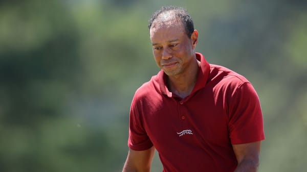 ไทเกอร์ วูดส์ เดินทางออกนอกสหรัฐฯ เพื่อเข้ารับการรักษาหลังเกิดอุบัติเหตุรถพลิกคว่ำน่าอาย แต่ยังหลีกหนีภาพของตัวเองในงาน Masters ปีนี้ไม่พ้น