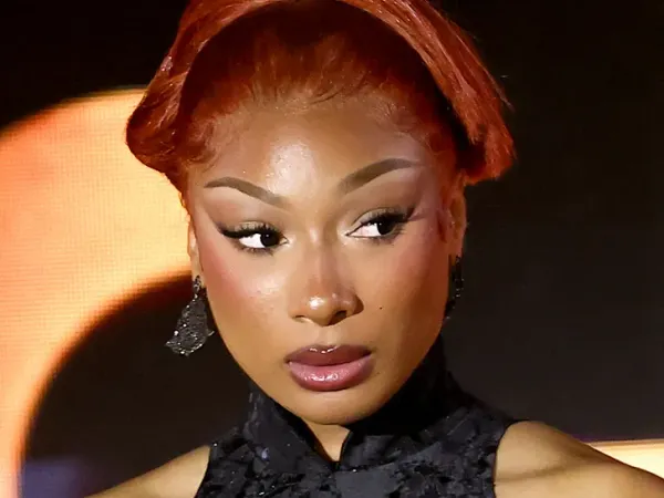 เมแกน ที สแตลเลียน ถูกนำส่งโรงพยาบาลหลังป่วยกะทันหันกลางการแสดง 'มูแลง รูจ' บนเวทีบรอดเวย์