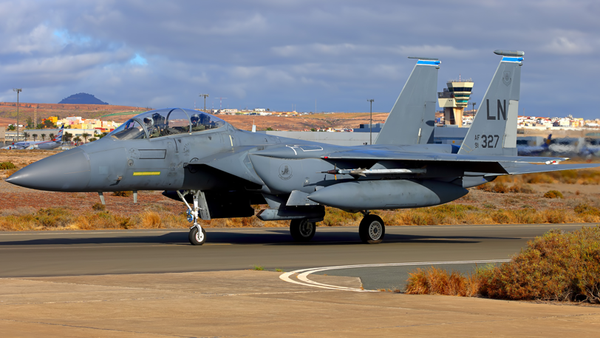 สหรัฐฯ เสียเครื่องบินรบ 2 ลำเหนืออิหร่าน นักบิน 1 นายยังสูญหาย ถูกล่าตัวอยู่ในดินแดนศัตรู