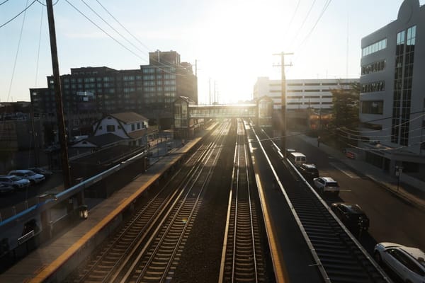 บรรลุข้อตกลงยุติการประท้วงหยุดงานของรถไฟลองไอแลนด์ (Long Island Rail Road)