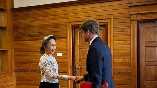 กาชาดเข้าเยี่ยม ออง ซาน ซู จี หลังกองทัพเมียนมาถูกจี้พิสูจน์ว่ายังมีชีวิต
