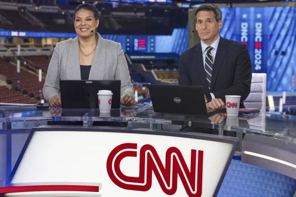 ซาราห์ ซิดเนอร์ ผู้ประกาศข่าว CNN เปิดใจ 'มะเร็งเปลี่ยนฉันให้ดีขึ้น' (สัมภาษณ์พิเศษ)