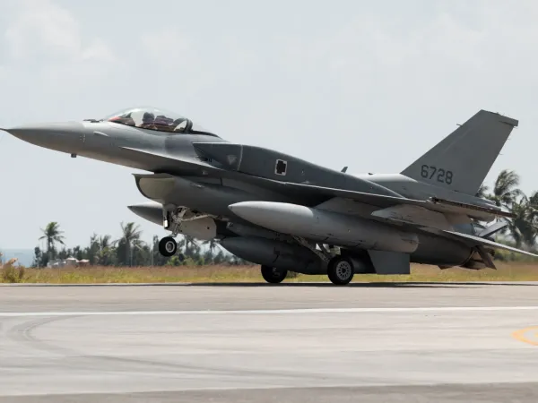 สหรัฐฯ ส่งมอบเครื่องบินขับไล่ F-16V ให้ไต้หวัน ท่ามกลางภัยคุกคามจากจีน